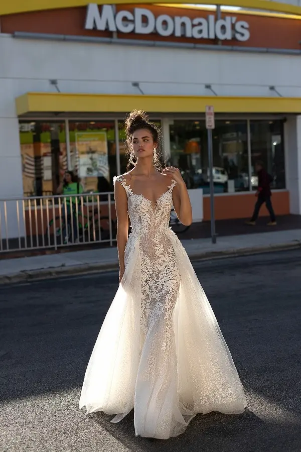 berta-wedding-dress-2019-spring-summer (41)