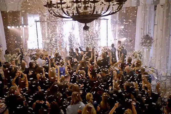 Maroon 5 - «Sugar»